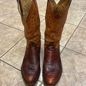Men’s Armadillo Justin Boots, size 12 D